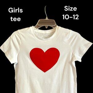 GIRLS WHITE T-SHIRT WITH RED HEART APPLIQUE